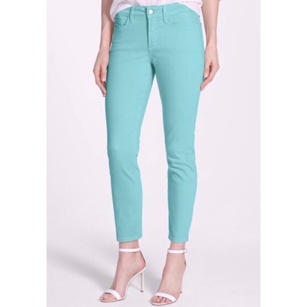 NYDJ Ankle Lift and Tuck Jeans. Beautiful turquoise color. EUC